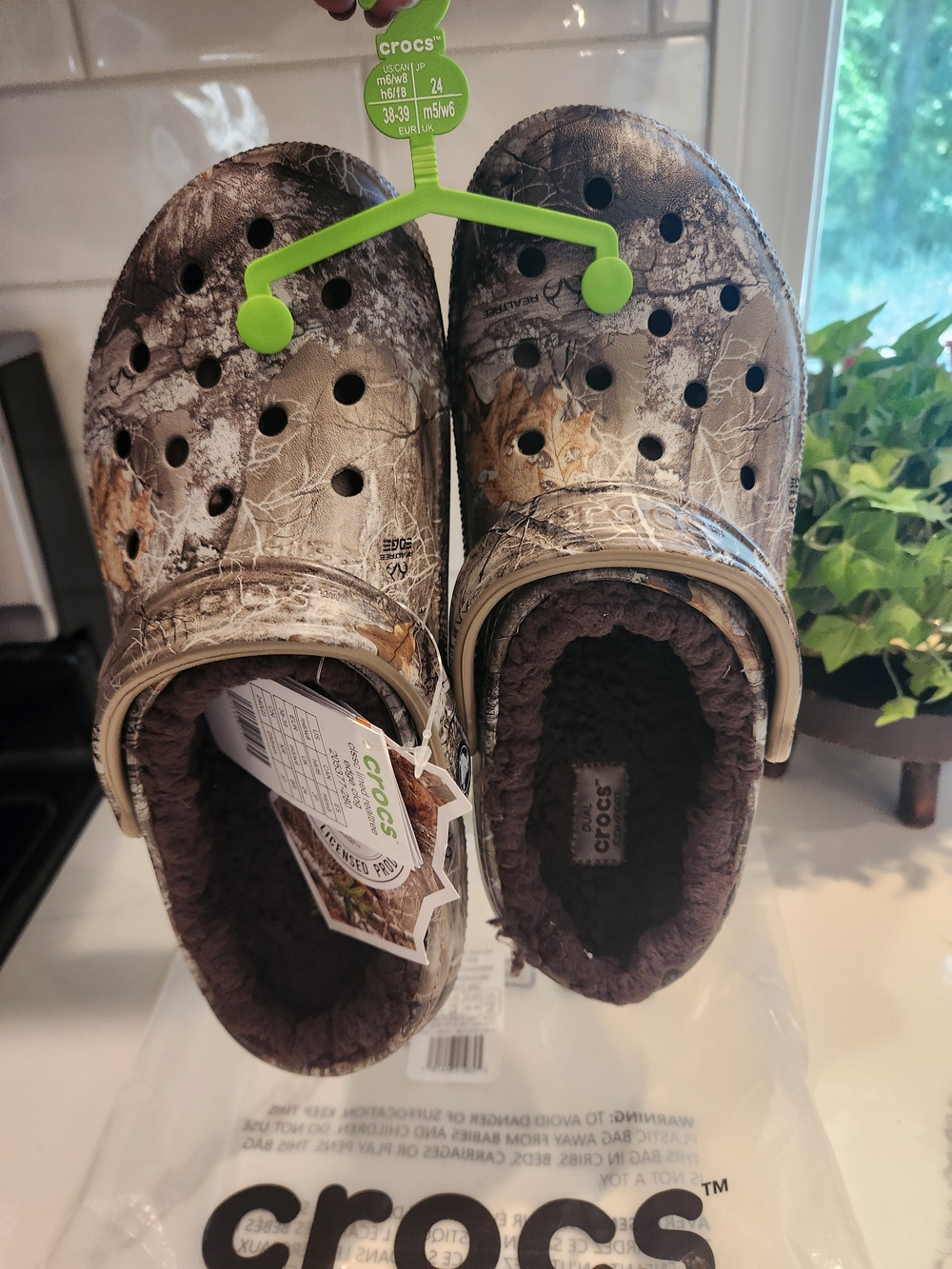Crocs Classic Lined Realtree Edge Clog - Camo - M6/W8